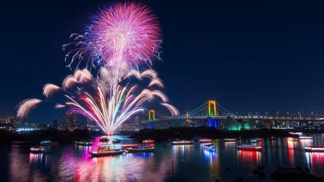 Fireworks on the river wallpaper