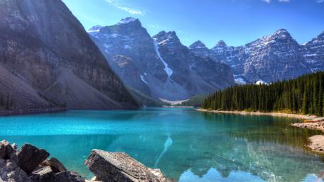 Moraine Lake - Banff National Park, Canada wallpaper