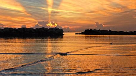Adriatic Sunset Tranquility on Bellaria Beach wallpaper