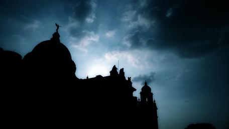 Twilight Silhouette of Victoria Memorial in Kolkata wallpaper