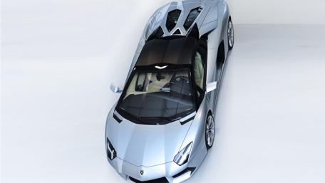 Sleek Gray Lamborghini Wallpaper for Car Enthusiasts wallpaper