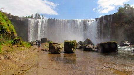Majestic Waterfall Serenity wallpaper