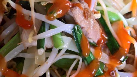 Spicy Noodle Delight for Food Lovers wallpaper