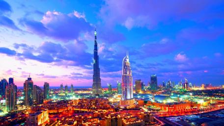 Vibrant Cityscape at Dusk wallpaper