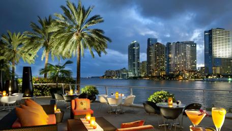 Evening Elegance in Florida's Urban Paradise wallpaper