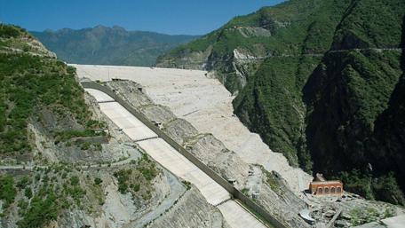 Majestic Tehri Dam Overlooking Serene Hills wallpaper