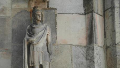 Milan's Majestic Gothic Statue Detail in 4K wallpaper