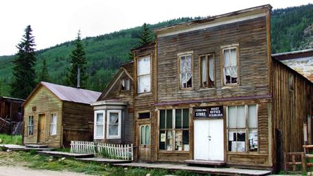 Abandoned Charm of a Ghost Town in the USA wallpaper