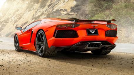 Sleek and Powerful Lamborghini Aventador Wallpaper Showcase wallpaper