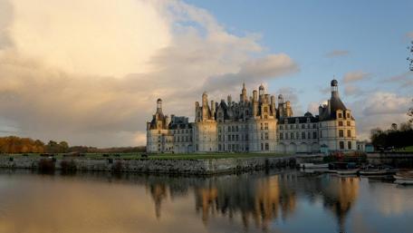 Majestic Elegance of Chambord Castle wallpaper