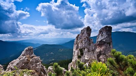 Majestic Peaks Under Sapphire Skies wallpaper