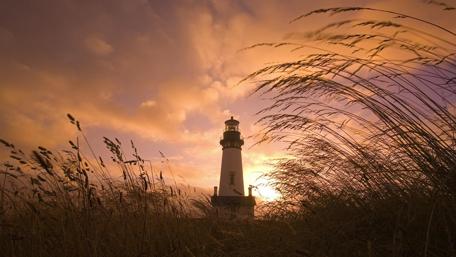 Guiding Beacon at Sunset wallpaper