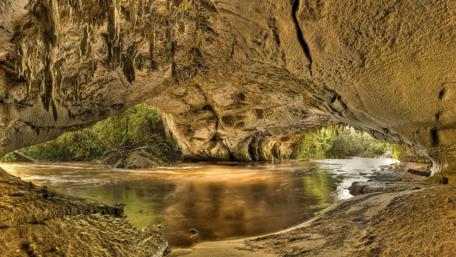 Mystical Beauty of Moria Gate Arch wallpaper