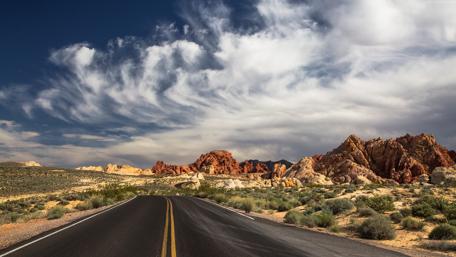 Open Road through Valley of Fire wallpaper