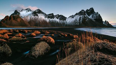 Vestrahorn Mountains (Iceland) wallpaper
