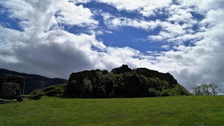 Majestic Scottish Castle Amidst Lush Landscapes wallpaper