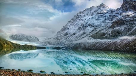 Cerro Torre Reflected in Crystal Waters wallpaper