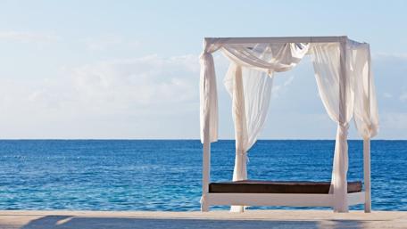 Tranquil Sea Retreat wallpaper