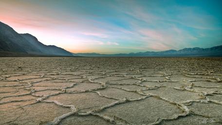 Vast Salt Desert Serenity wallpaper