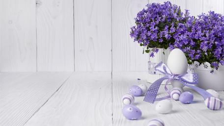 Elegant Easter Egg and Lilac Display wallpaper