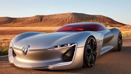 Renault Trezor Gliding Through the Desert wallpaper