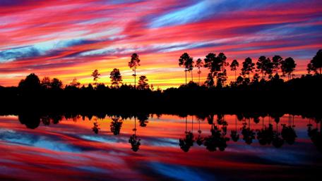 Mirror of a Vibrant Sunset Sky wallpaper