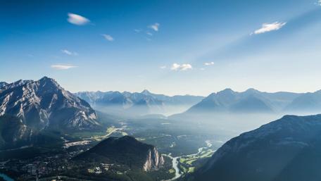 Majestic Mountain Panorama in 4K wallpaper
