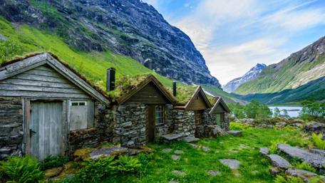 Charming Norwegian Mountain Retreat wallpaper