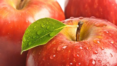 Glossy Red Apples with Water Drops wallpaper