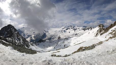 Majestic Snowy Mountain Landscape wallpaper