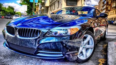 Shimmering Blue BMW Z4 on City Streets wallpaper