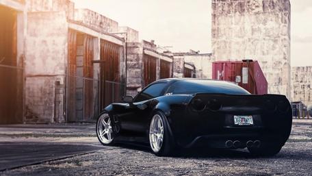 Black Beauty in Urban Decay wallpaper