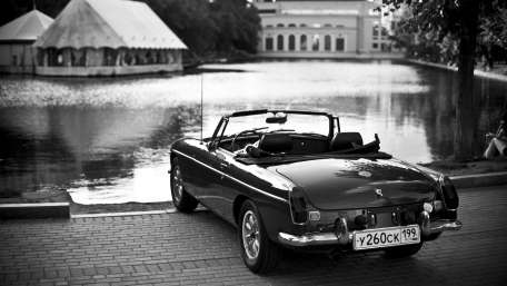 Timeless Elegance of a Vintage Car wallpaper