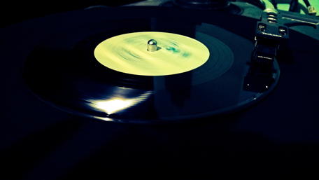 Vinyl Groove Vibes in 4K wallpaper