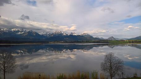 Serene Alpine Reflection in 4K Quality wallpaper