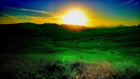 Evening Serenity Over Mountains wallpaper