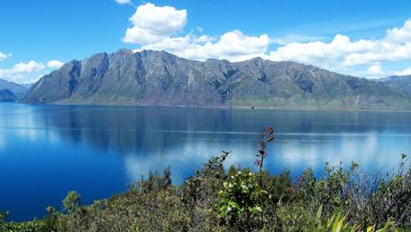Serene Beauty of Lake Hāwea in New Zealand wallpaper