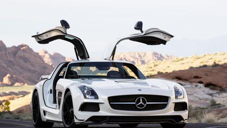 Sleek and Striking Mercedes Dream Car Wallpaper wallpaper