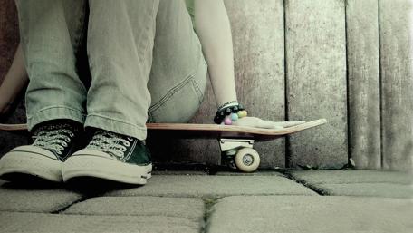Skateboard Vibes in Urban Style wallpaper