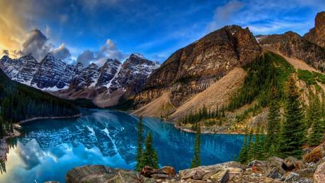Mountain Majesty Reflected in Pristine Lake wallpaper