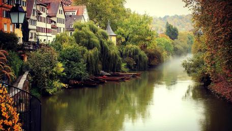 Hölderlin Tower at Neckar river wallpaper