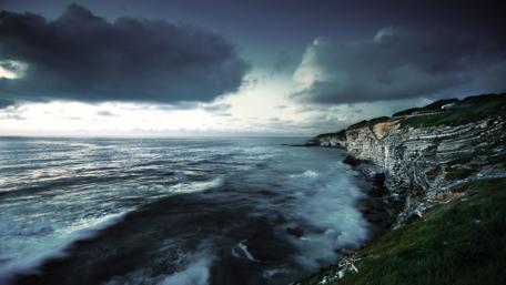 Stormy Cliffs Along the Atlantic Coastline wallpaper