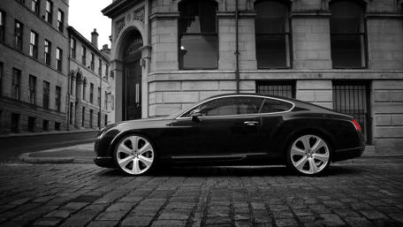 Sleek Monochrome Luxury Car Wallpaper wallpaper