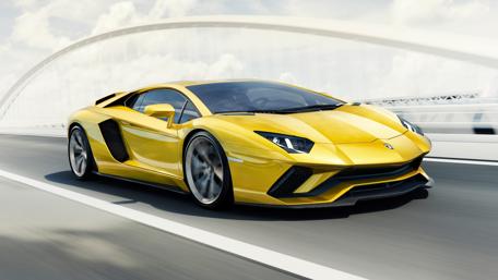 Lamborghini Aventador Speed on Display wallpaper