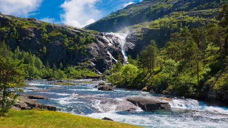 Majestic Mountain Waterfall wallpaper