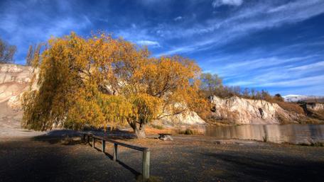 Autumn Serenity in Nature's Embrace wallpaper