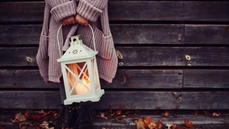 Warm Glow of Autumn Dreams in 4K Wallpaper wallpaper
