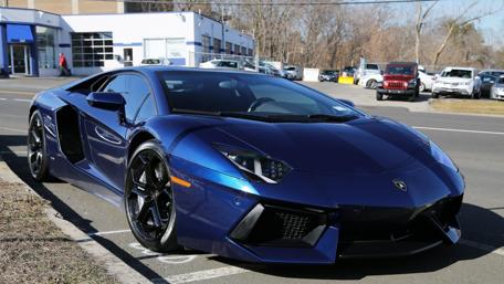 Sleek Blue Lamborghini Aventador in Stunning 4K Resolution wallpaper