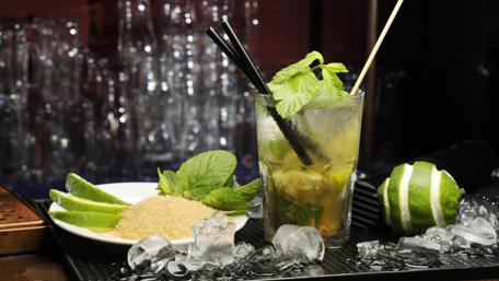 Refreshing Lime Cocktail with Mint and Sugar Garnish wallpaper