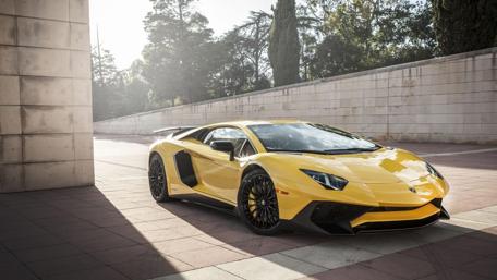 Lamborghini Aventador in Vibrant Yellow Shine wallpaper